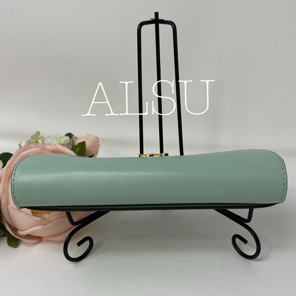 Michael Kors Montgomery LG Wallet Carryall Green - Picture 3 of 6